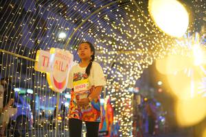 BIB: 50430
                            <button type="button" onclick="openModal(21750543)" class="btn btn-primary btn-sm float-right btn-popup" data-toggle="modal" data-target=".modal-high-quality">
                        <i class="fas fa-shopping-cart"></i> Add to Cart
                    </button>
                                            <button type="button" onclick="isThisMe(21750543, true)" class="btn btn-success btn-sm float-right btn-popup btn-isme hidden" data-toggle="tooltip" data-placement="bottom" title="นี่คือรูปของคุณใช่ไหม คลิกที่นี่เพื่อเอาเข้าอัลบั้ม">
                        <i class="fas fa-plus"></i> Add to album
                    </button>
                    <button type="button" onclick="isThisMe(21750543, false)" class="btn btn-warning btn-sm float-right btn-popup btn-isnotme hidden">
                        <i class="fas fa-ban"></i> Remove from album
                    </button>